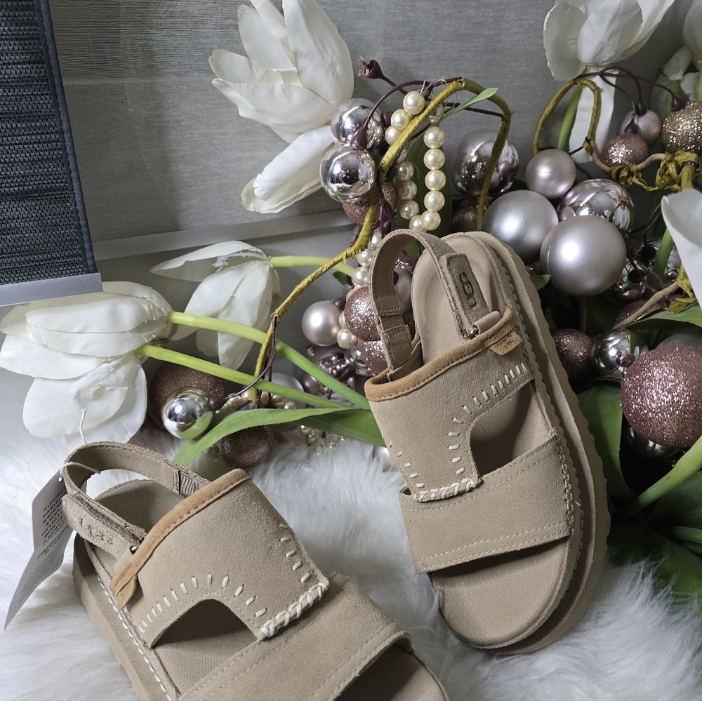 Ugg Goldenstar Regenerate  womens Sandal in sand size7.5 New - Picture 4 of 6